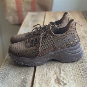 BeBe Sport Women's Analia Beaded Mesh Sporty
Tennis Shoes Sneakers Size 8.5